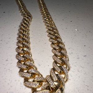 750 gram 18 k gold 
44 carats 
Cuban chain made by frankydiamondofficial